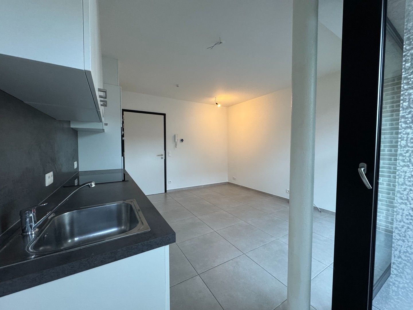 1 slaapkamer appartement te huur in centrum Maasmechelen foto 4