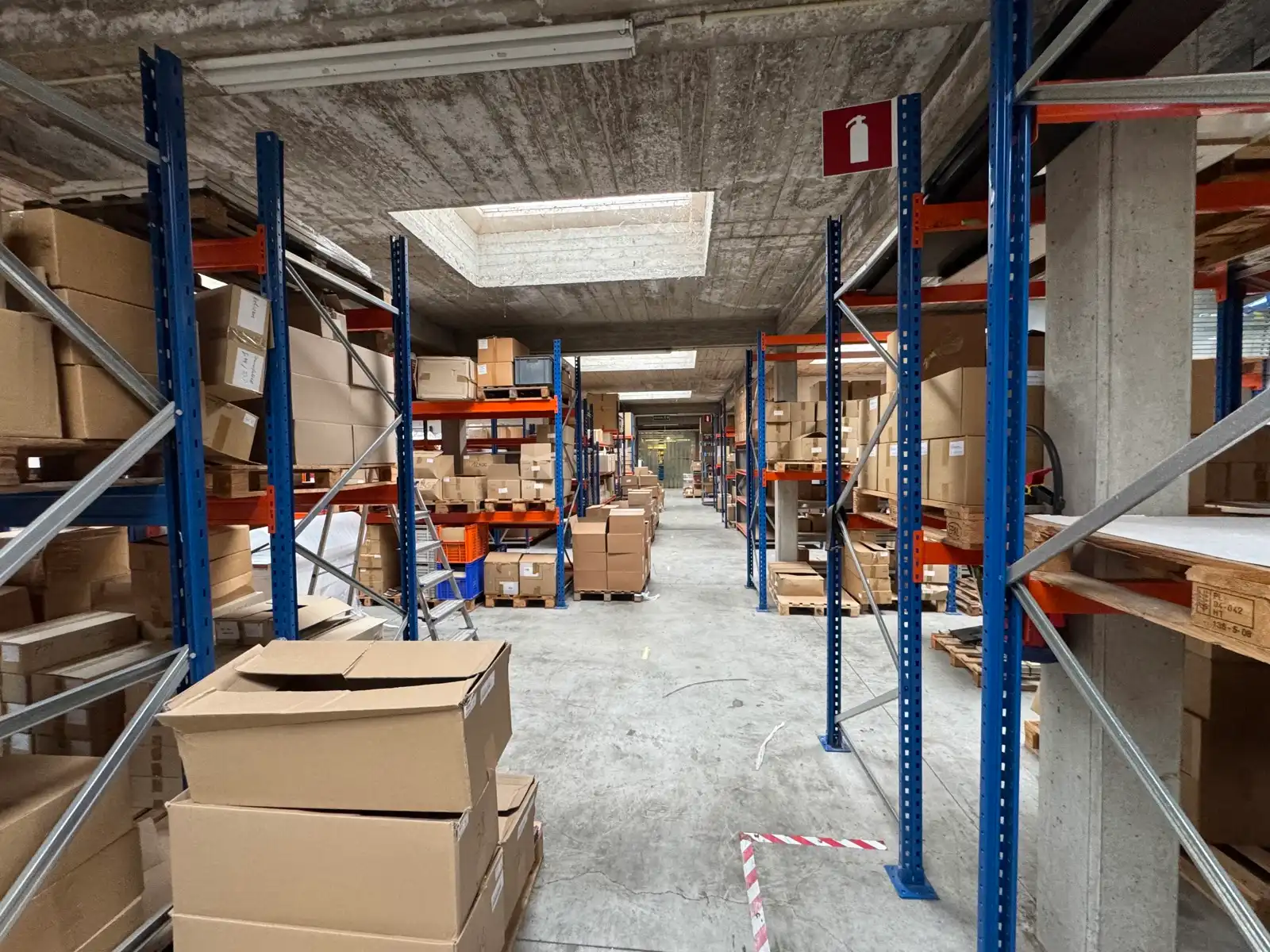 Grote magazijnruimte/atelier met kantoor te koop in Deurne  foto 16