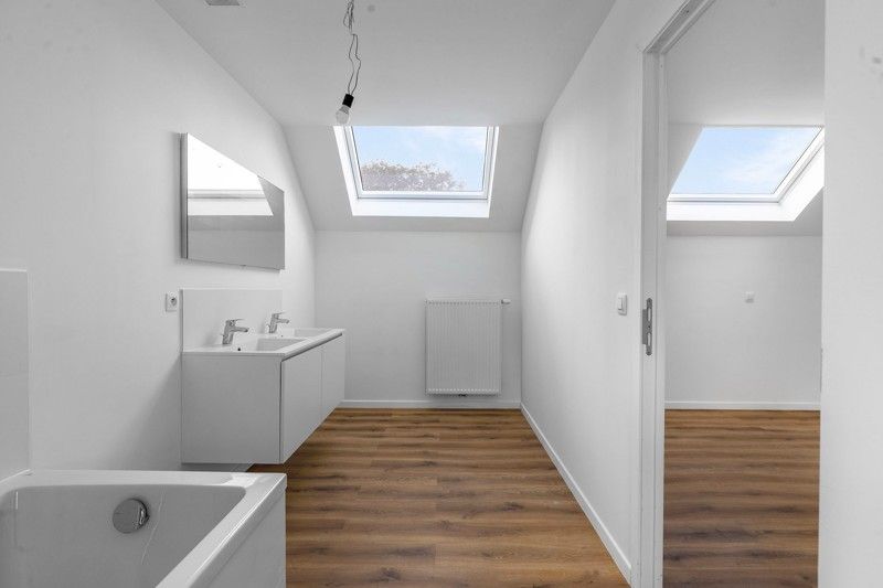 Volledig gerenoveerde woning met 3 slaapkamers, tuin, terras en parkeerplaats TE KOOP in Beveren-Leie! foto 20