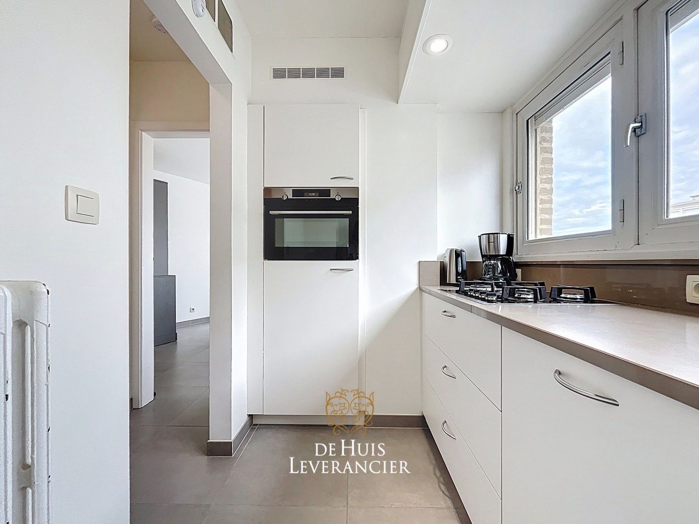 Droom gerust van wakker worden met zeezicht : ontdek jouw instapklare plekje op de Zeedijk in Koksijde foto 6