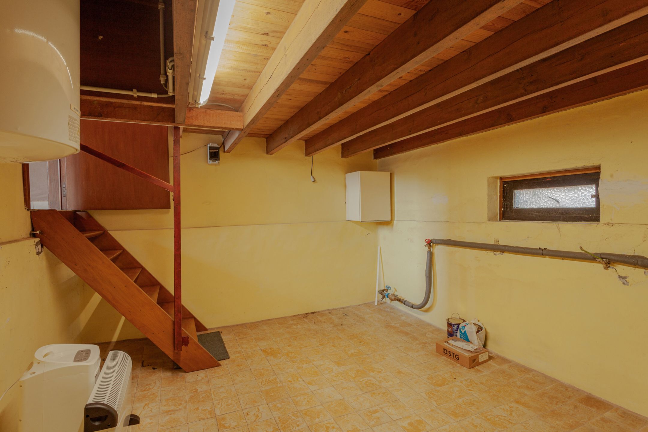 Te renoveren alleenstaande woning foto 24