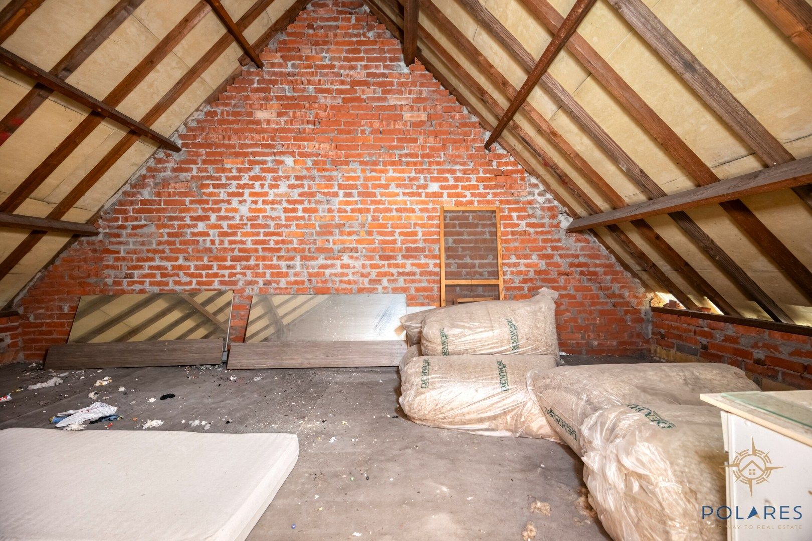 Instapklare rijwoning met garage foto 18