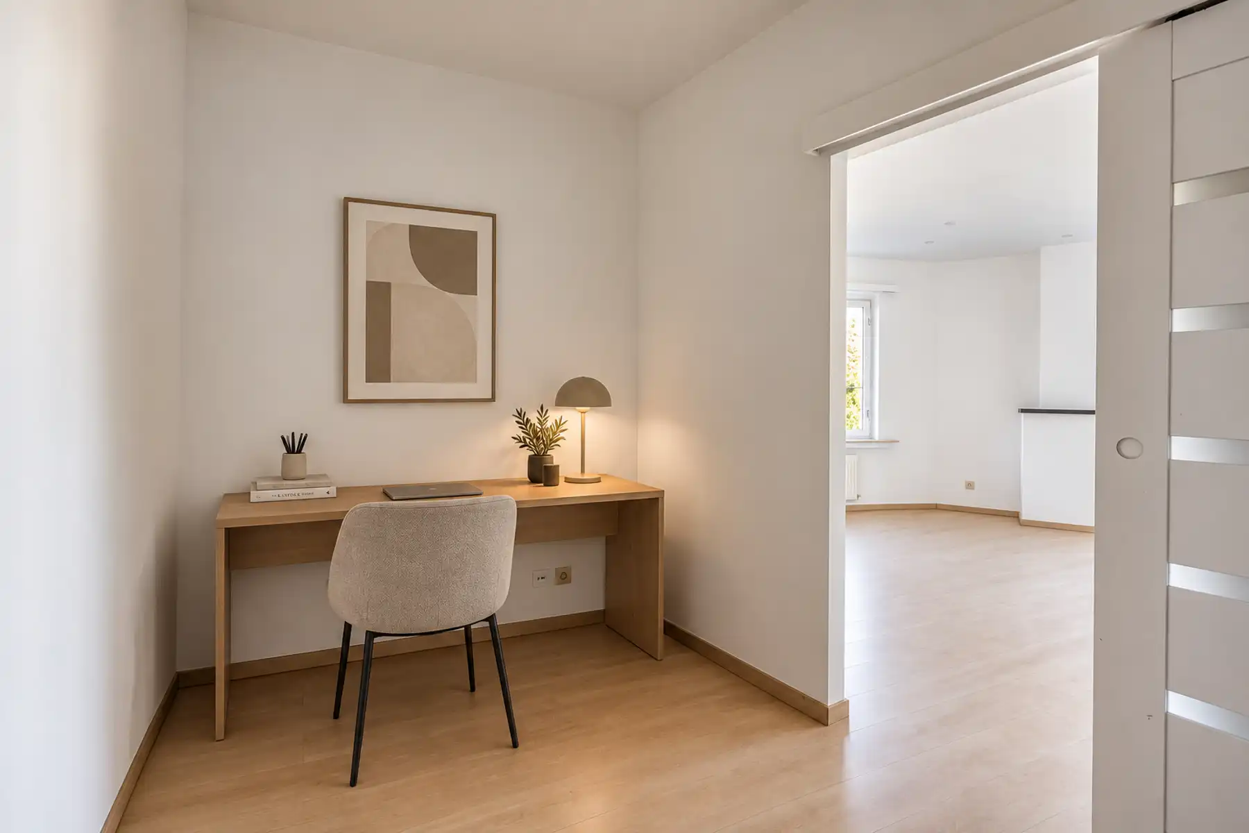 Lichtrijk 2-slaapkamerappartement met terras foto 6