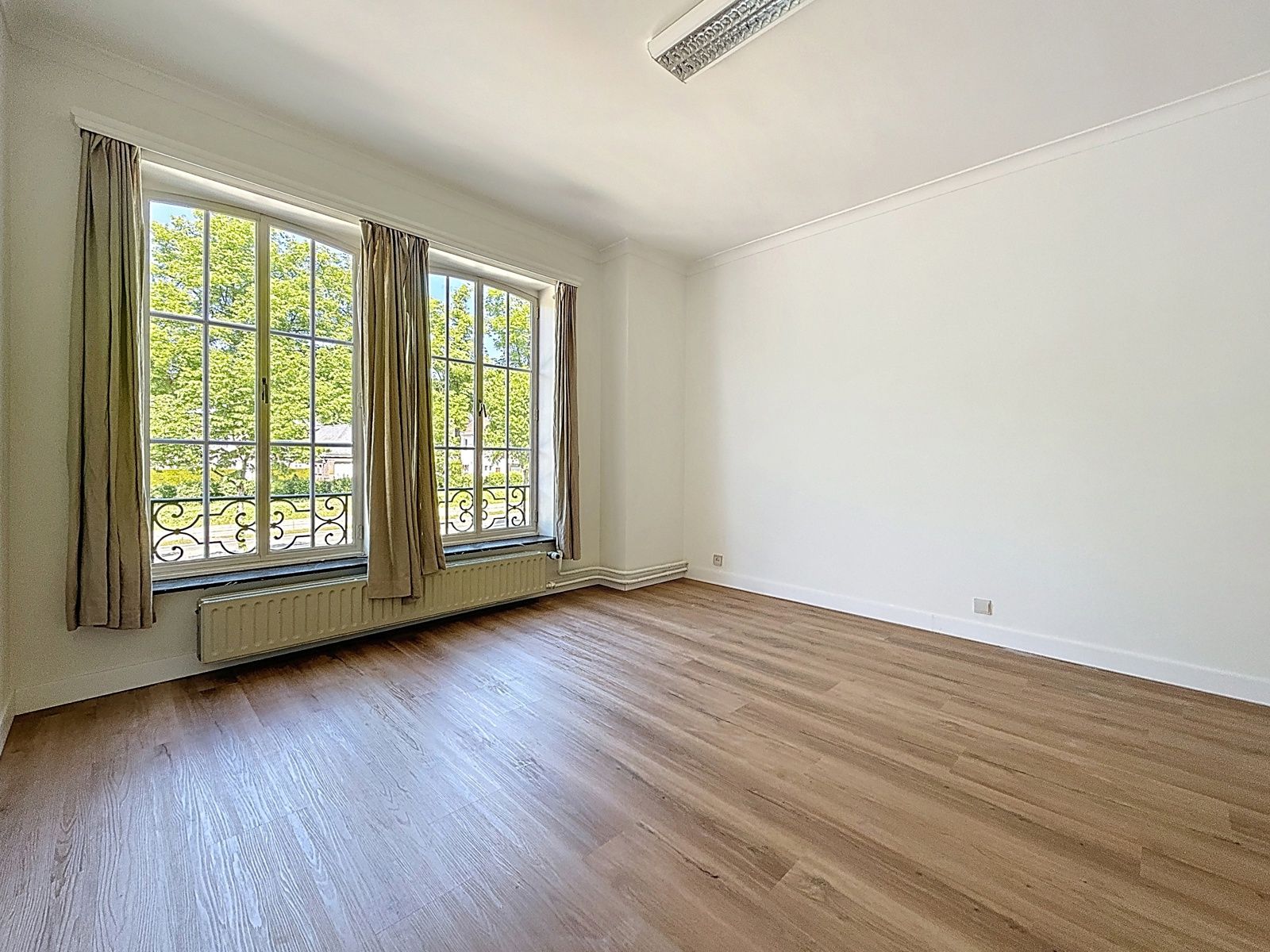 Statige Burgerwoning & Tuin Centrum; met Hoge Visibiliteit foto 8