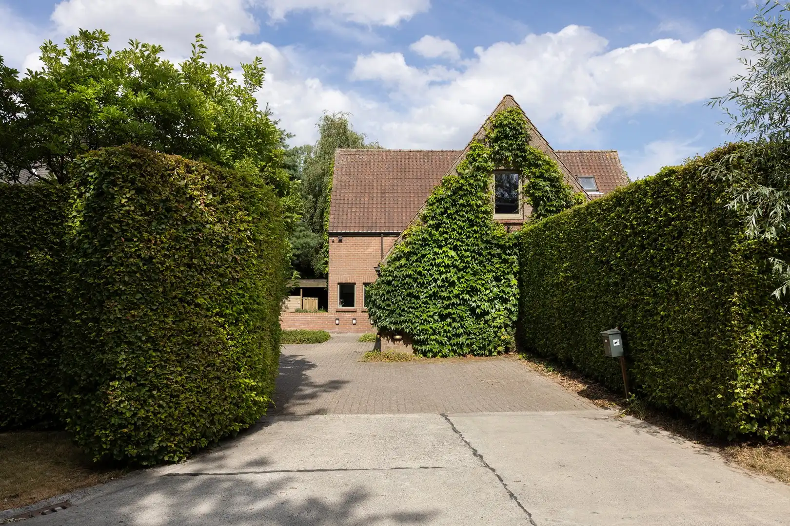 Residentieel & rustig gelegen villa met zwembad. foto 16