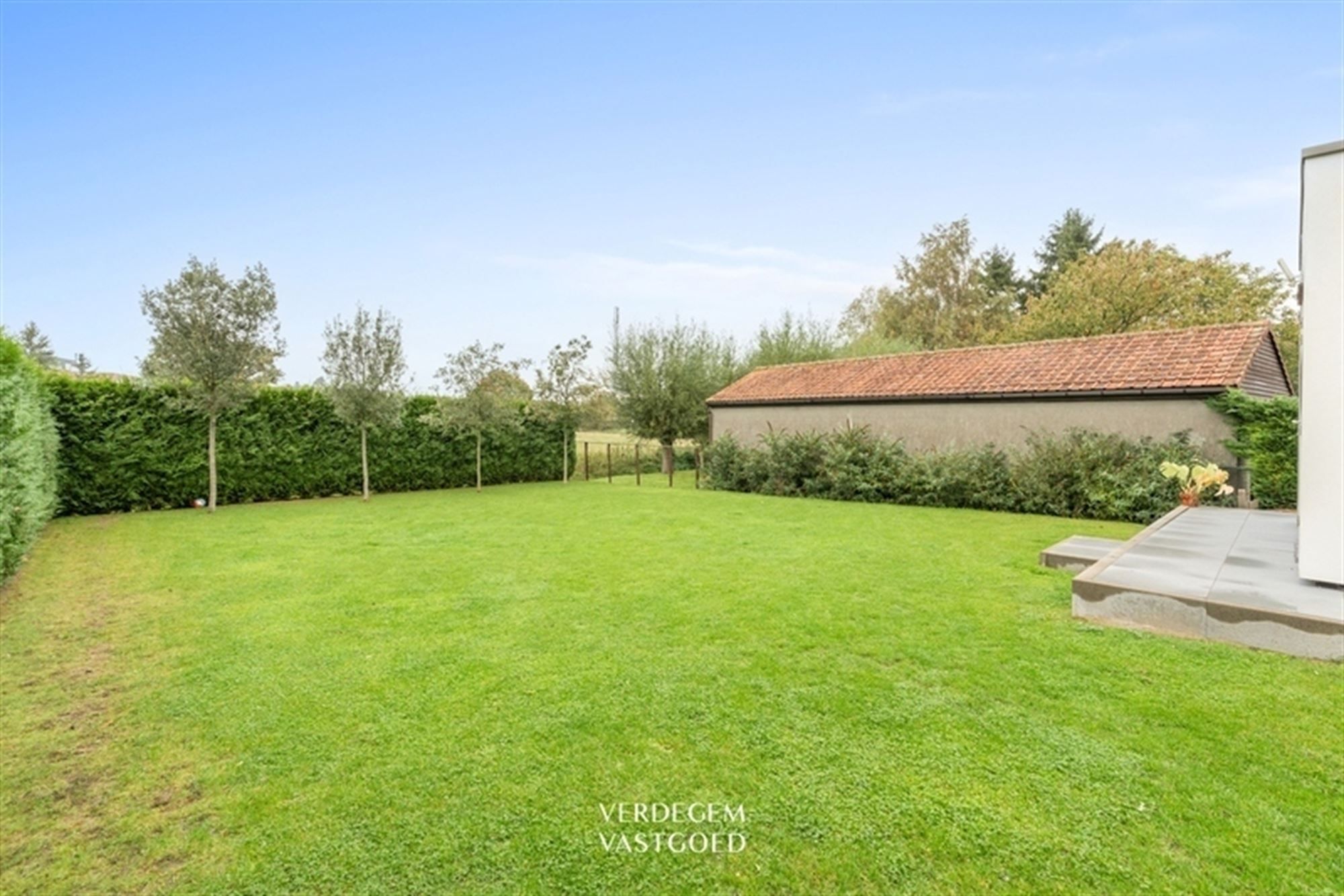 Charmante gezinswoning met 3+1 slaapkamers en praktijkruimte in de tuin foto 20