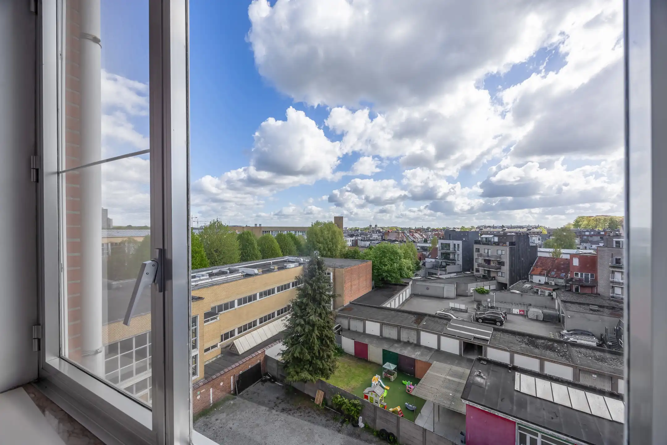 Mooi centraal gelegen appartement met 2 slaapkamers en terras foto 17