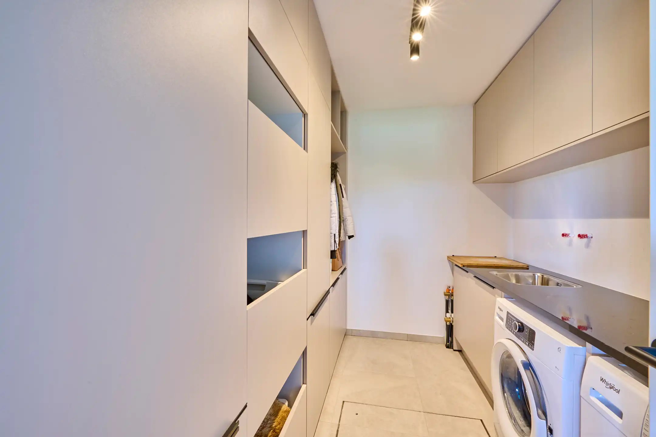 Ruime instapklare gezinswoning met zicht op achterliggend groen.&nbsp; foto 6