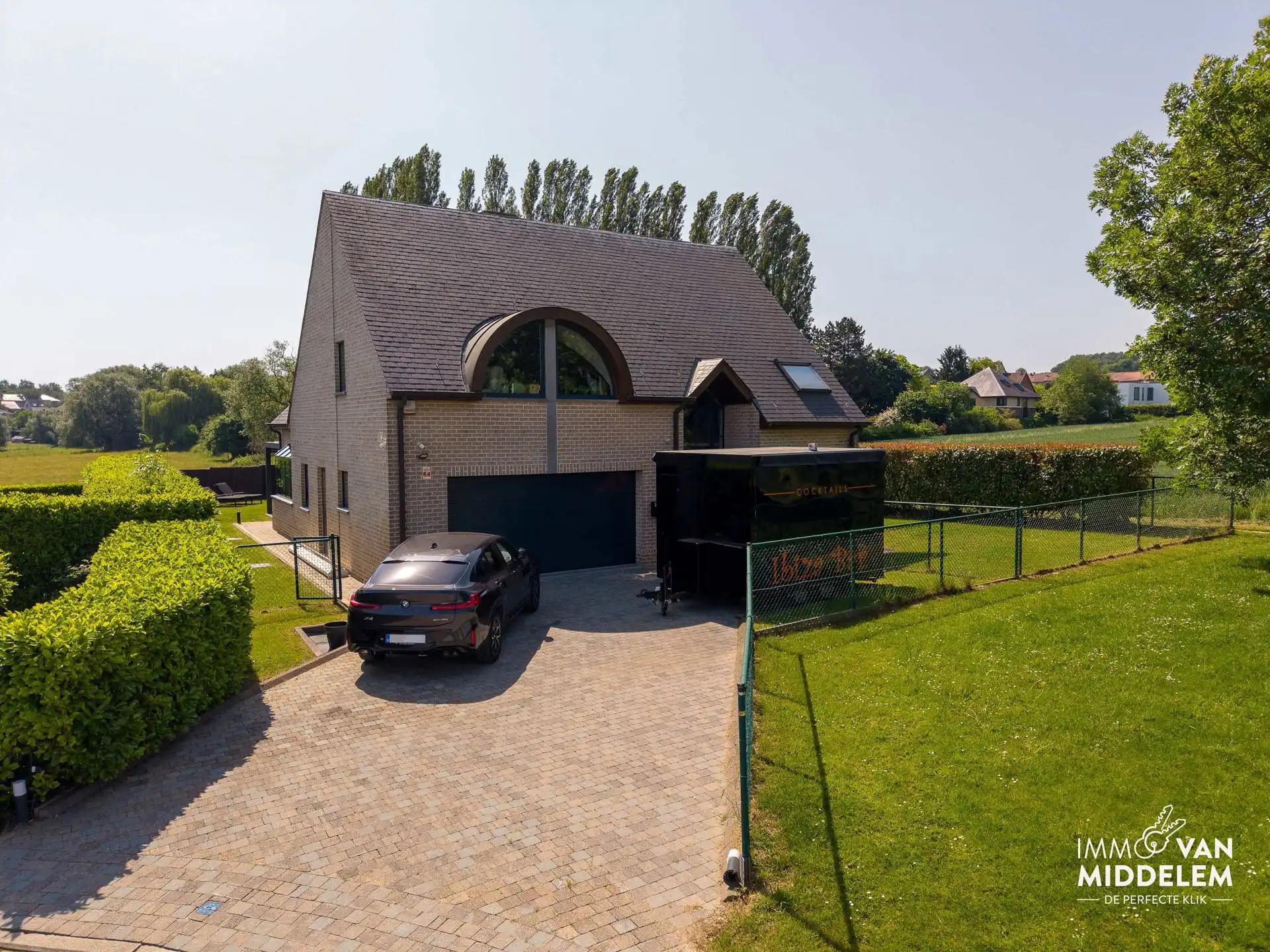 VILLA MET 5 SLAAPKAMERS, ZWEMBAD EN GARAGE foto 3