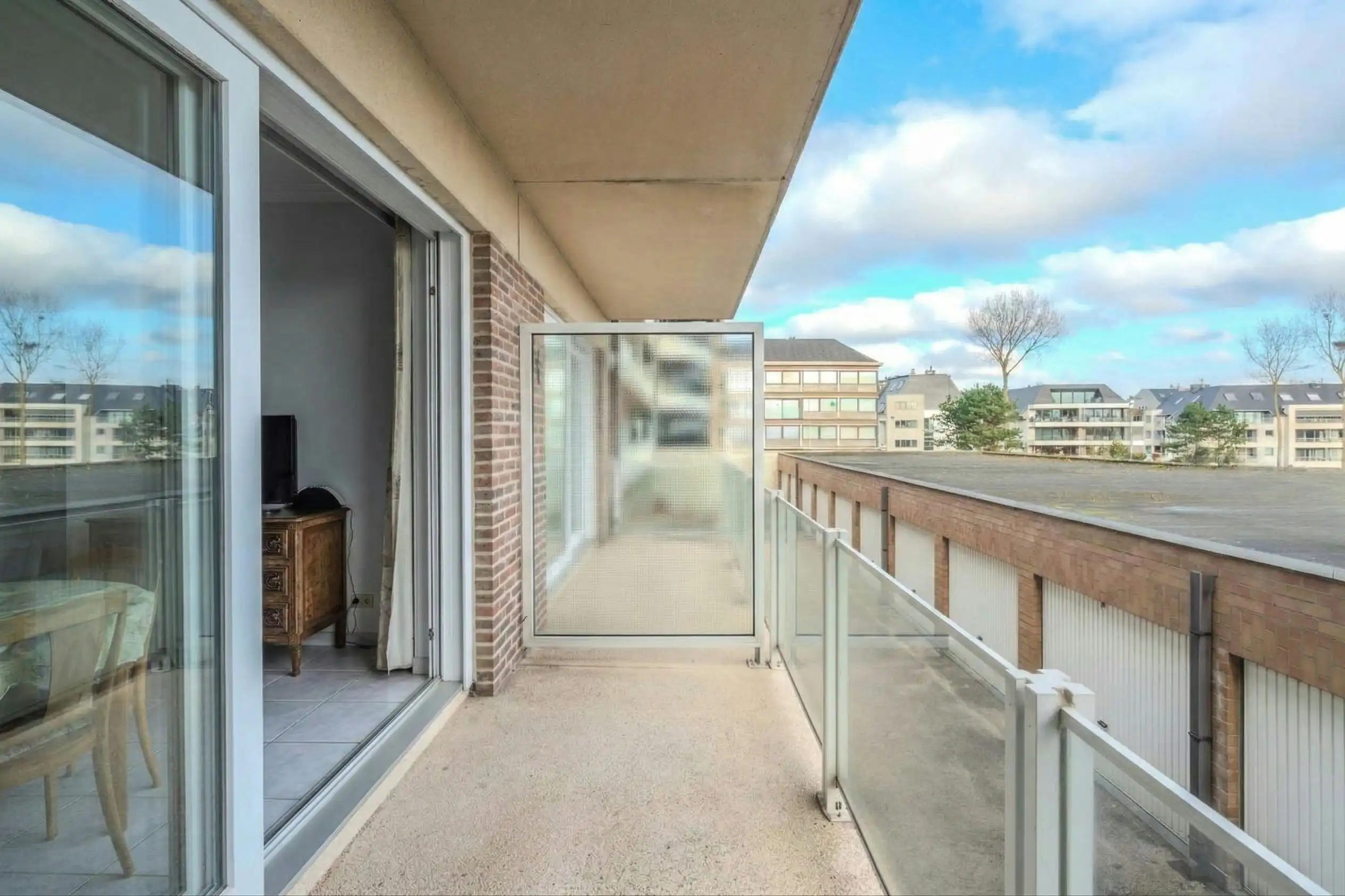 Mooi onderhouden drie slaapkamer appartement met terras! foto {{pictureIndex}}