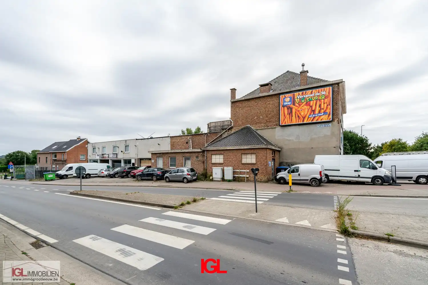 Handelspand met 2 handelsruimtes en 1 appartement te koop op AAA locatie foto 13