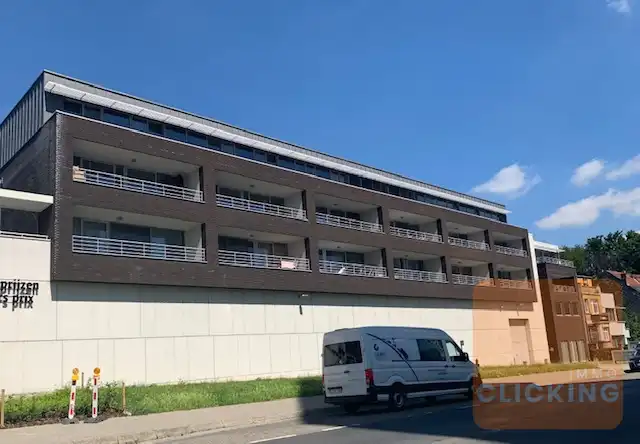 Residentie 'ROMAIN' DUPLEX met 2 slpks, terras en autostaanplaats (+ 25.000 euro) foto {{pictureIndex}}