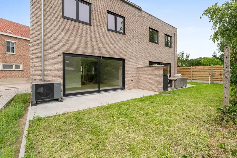 Nieuwbouw met trendy inrichting foto 15
