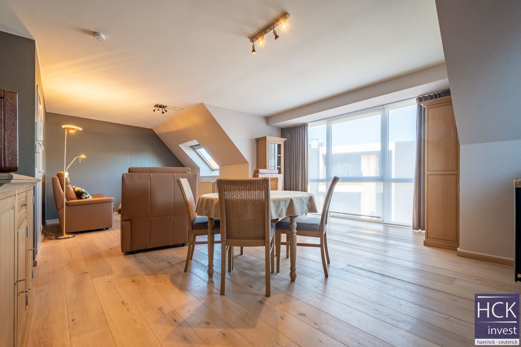 NAZARETH - Luxueus appartement van 138m² met 3 slpk én autostaanplaats !! foto 2