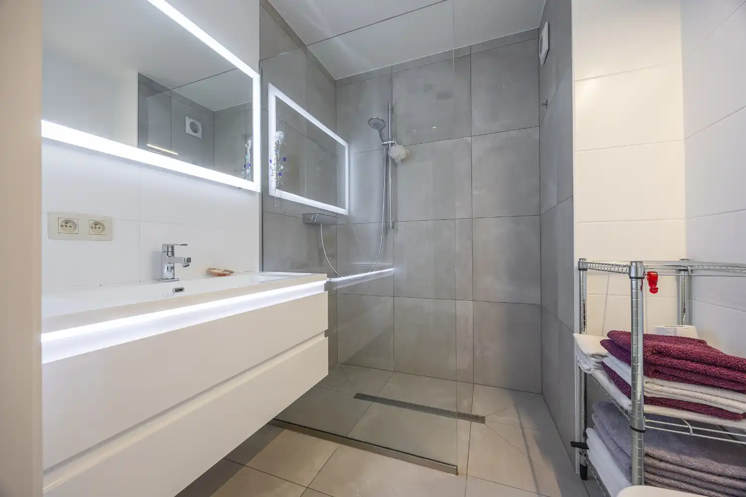 Prachtig gerenoveerd appartement in gerenoveerd gebouw met frontaal zeezicht! foto 16