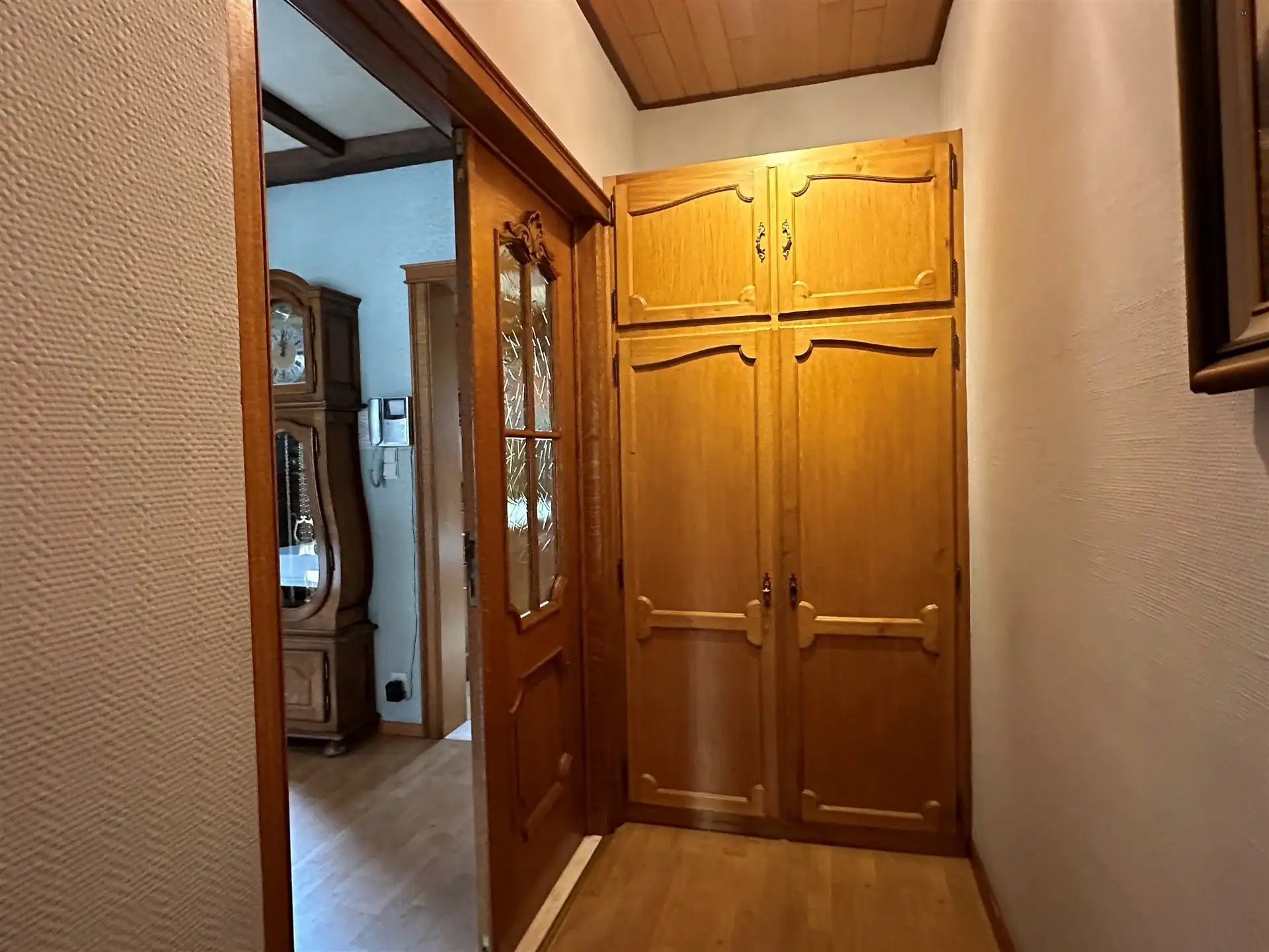Centraal gelegen woning + garage op 281m² grond foto 6