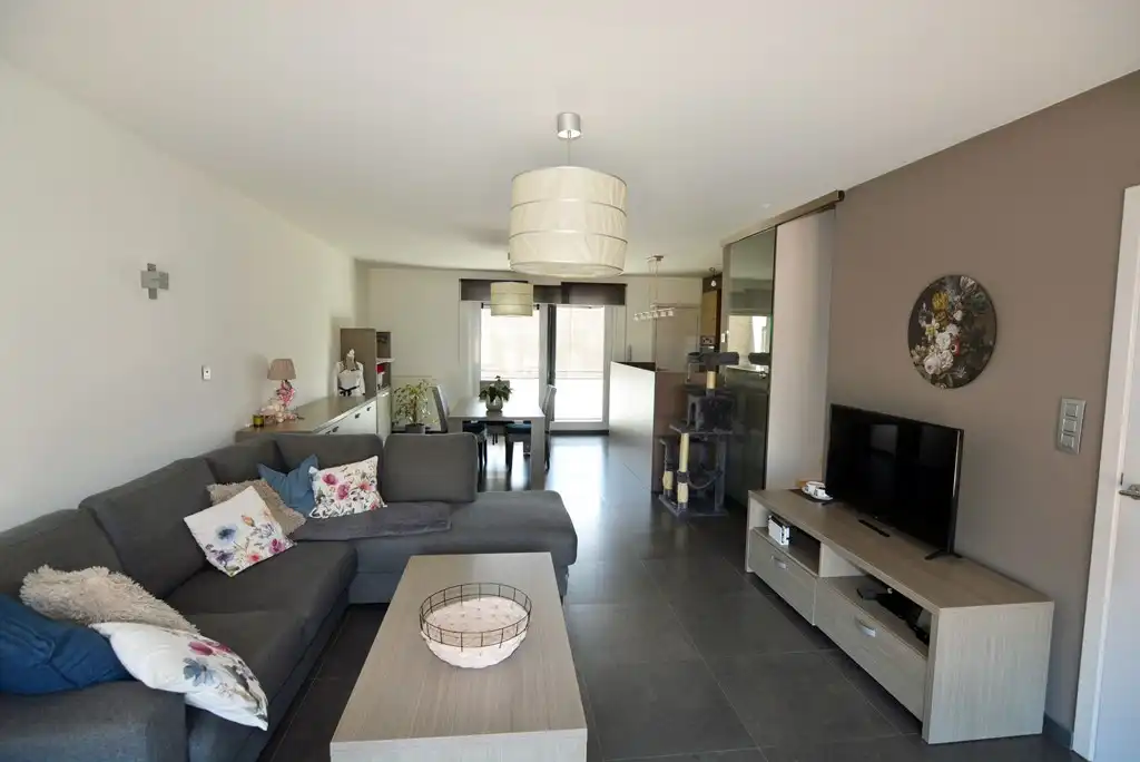 Modern triplex appartement met 3 slpks, terras, kelderberging en autostaanplaats. foto 3