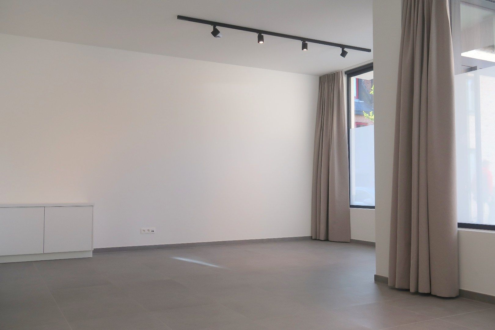 Stijlvol gelijkvloers appartement met terras in Hartje Torhout foto 2