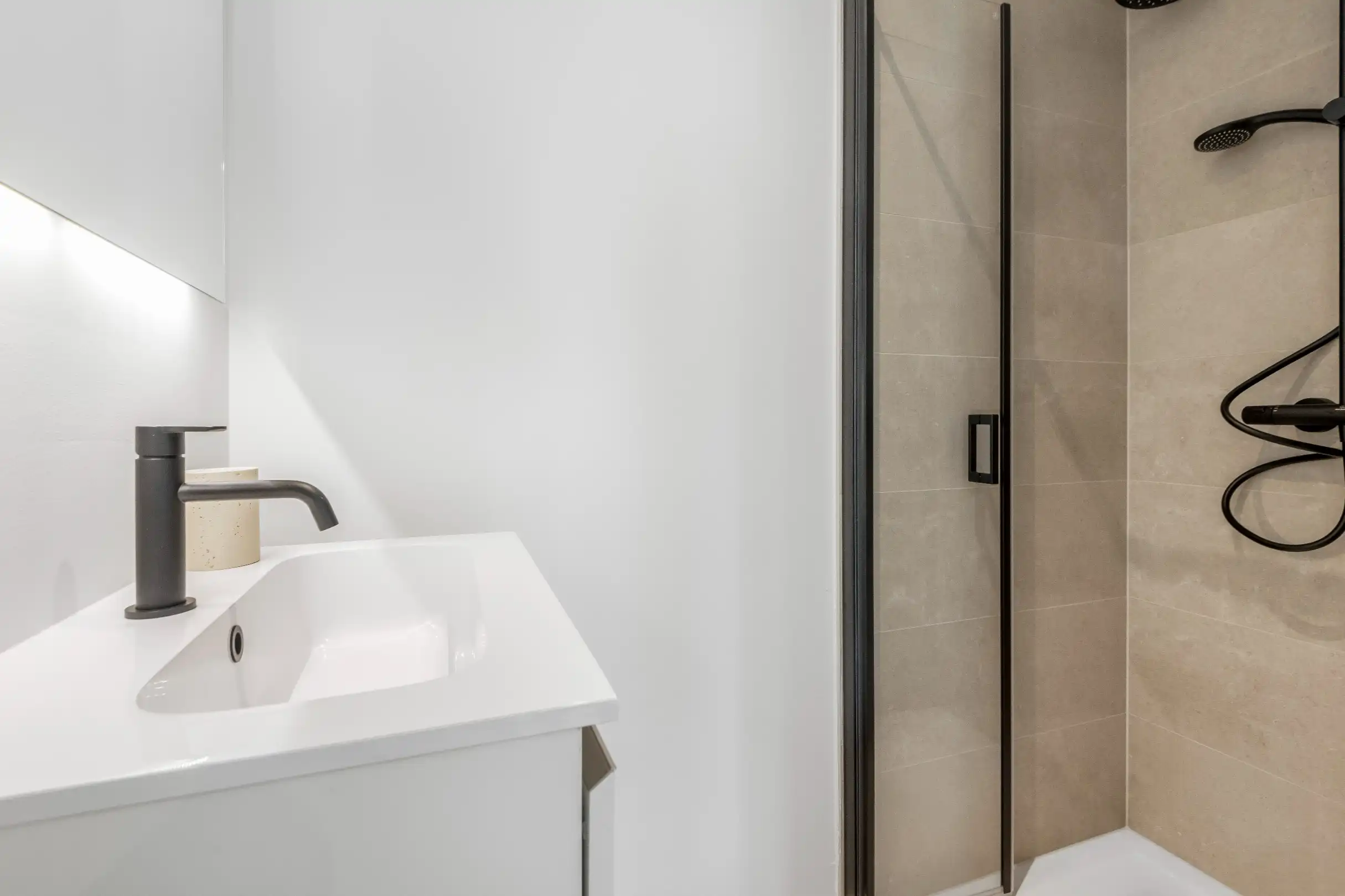 Nieuwbouw appartement, gelegen vlakbij de Lippenslaan en Duinenwater. foto 17