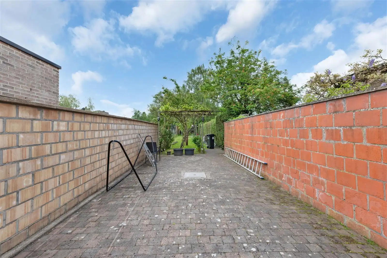 Instapklare woning met ruime tuin op topligging in Aalst foto 17