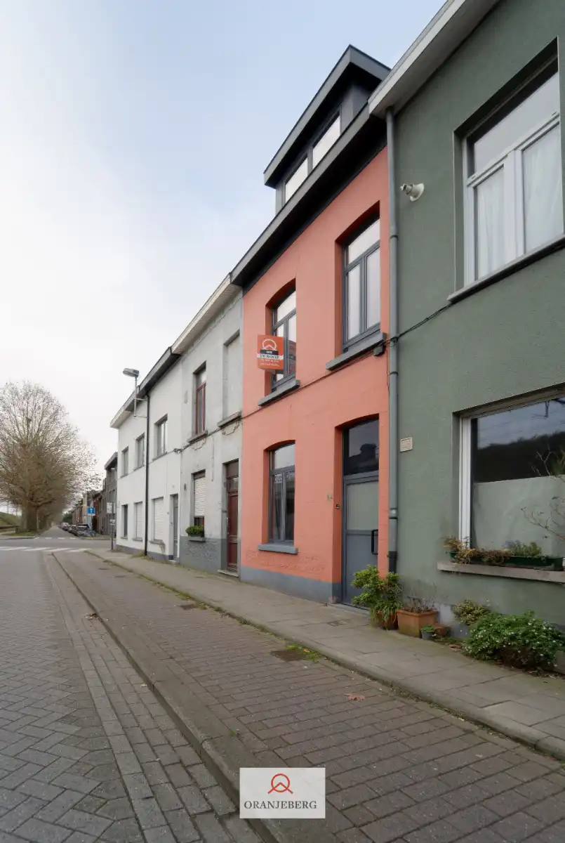 Hoofdfoto van de publicatie: Woning met mogelijkheid tot 4 slaapkamers vlakbij station Gent-Sint-Pieters