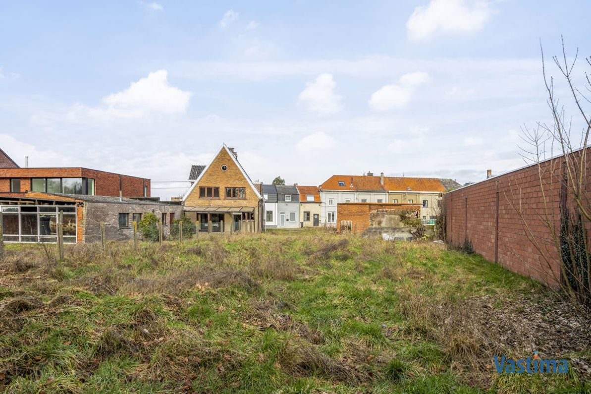 Bouwgrond in verkeersluwe straat nabij dorpskern Lede foto 5