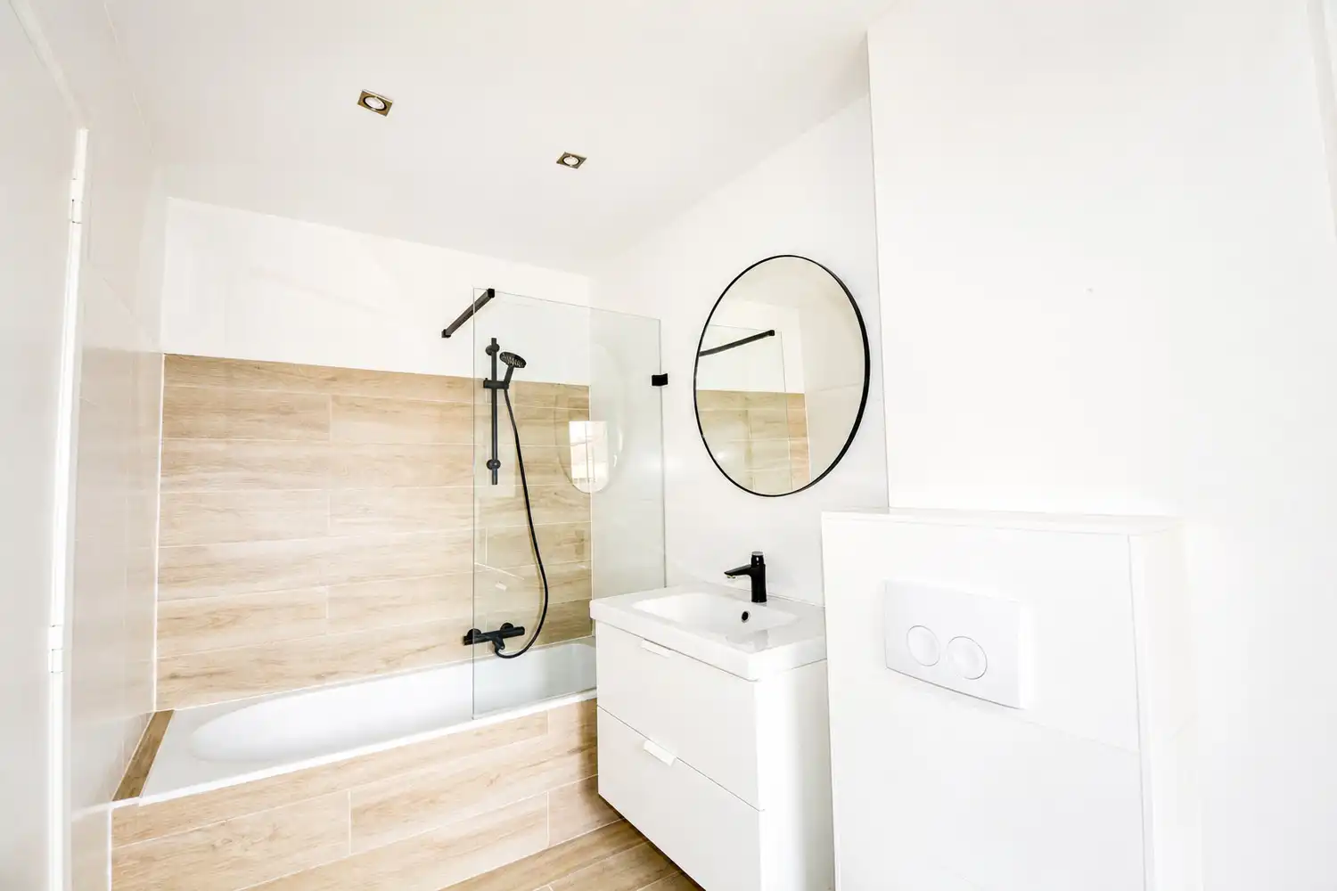 INSTAPKLAAR APPARTEMENT MET 2 SLK EN 2 RUIME TERRASSEN! foto 7