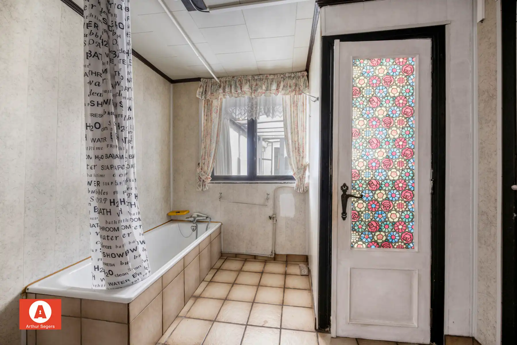 Rustig gelegen renovatieproject nabij het centrum van Opstal foto 12