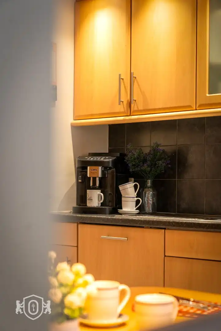 Halfopen 4-slpkr woning met tuin & garage foto 12