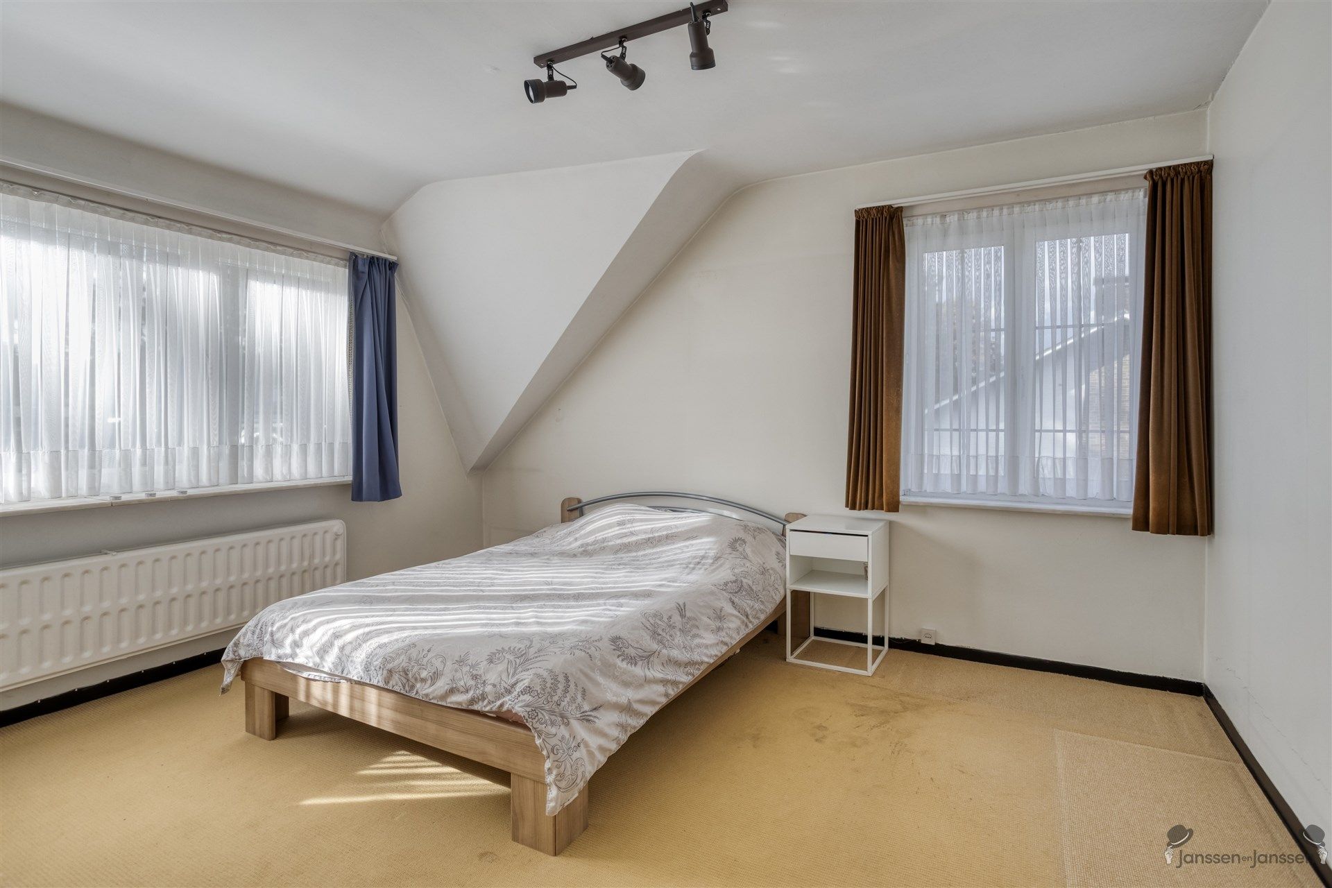 Woning op mooi villaperceel van 1.500 m² foto 15