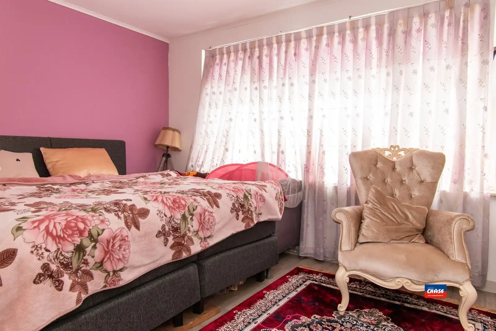 Gerenoveerde woning met 4 slpks + bureau en tuintje foto 9
