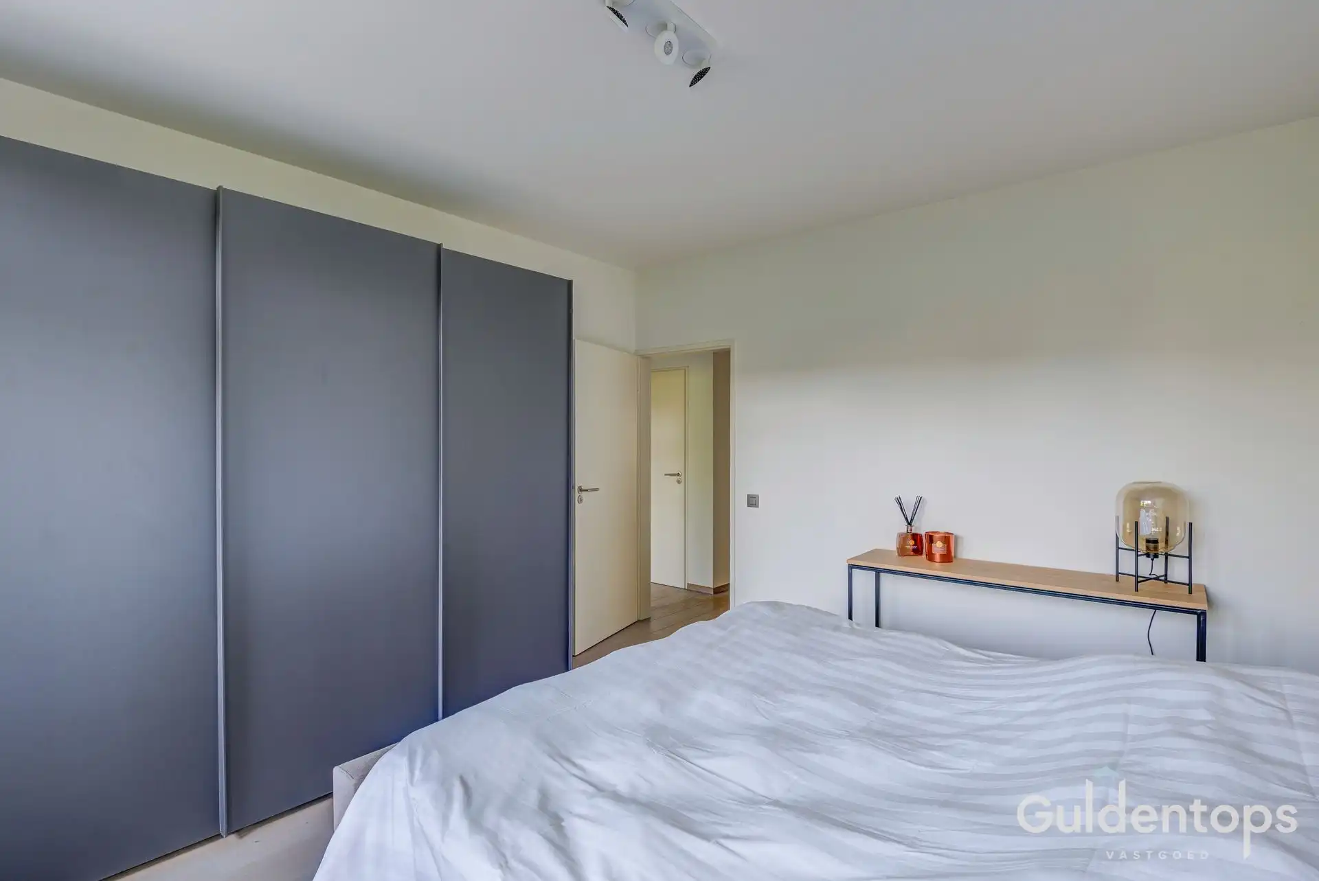 Modern ruim gelijkvloers (2 slk) appartement met ruime tuin foto 19