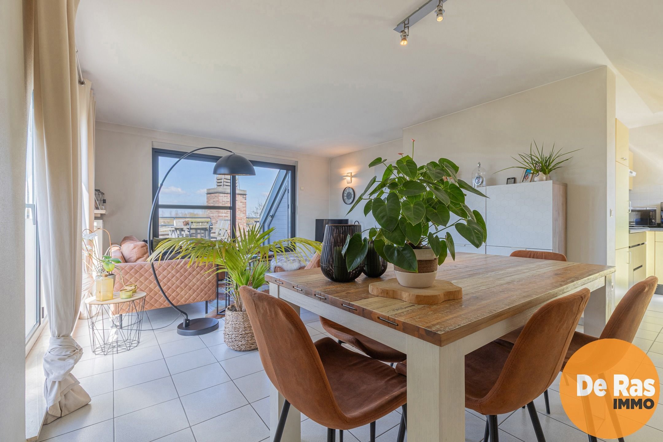ERPE-MERE - Centraal gelegen instapklaar dakappartement foto {{pictureIndex}}