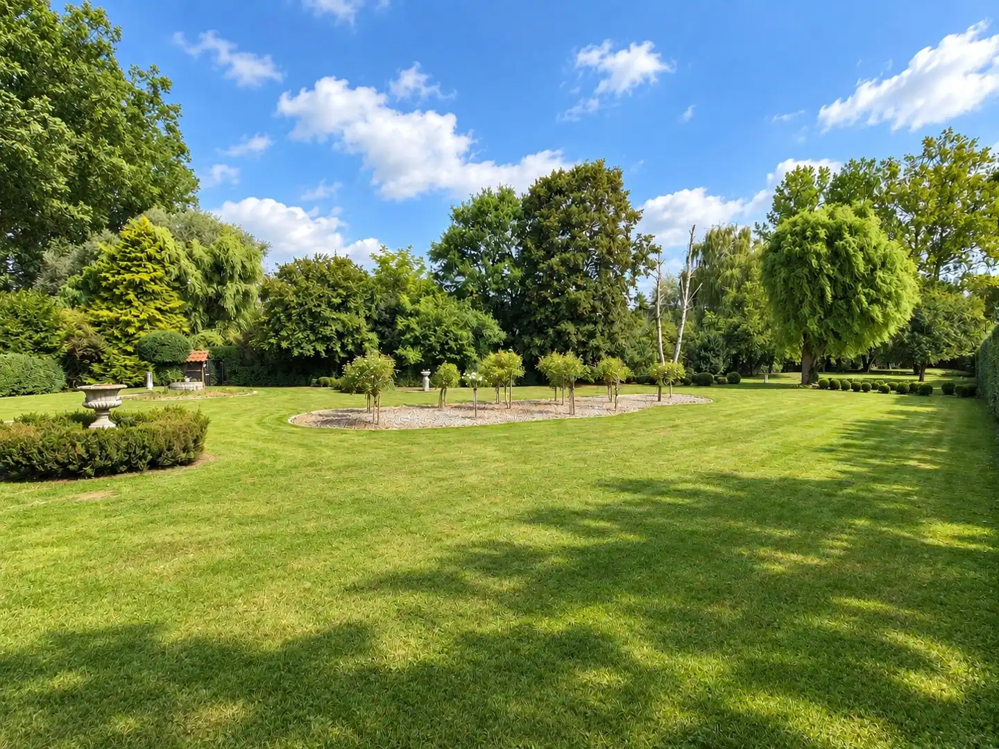 Exclusief landhuis op 2.917 m² met dubbele garage, prachtig zicht over de velden en optimale privacy. foto 5