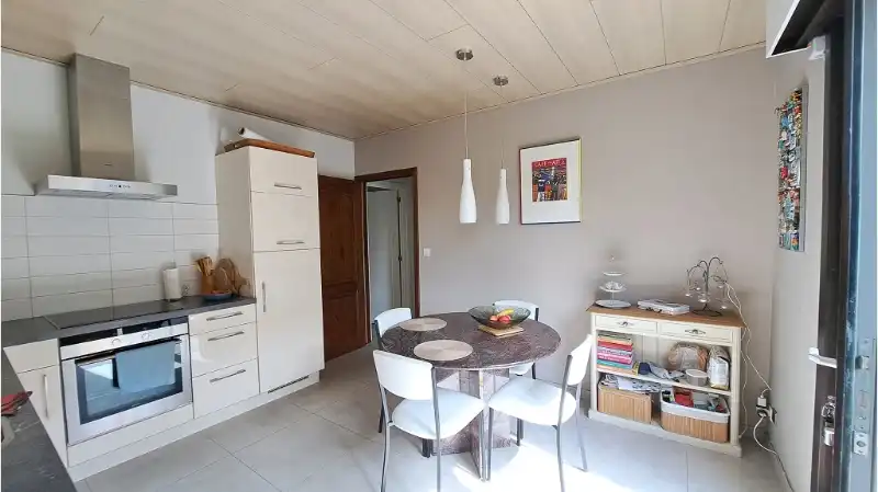 Gerenoveerde vrijstaande woning met Garage en Tuin te huur in Oedelem ( Beernem ) foto 6