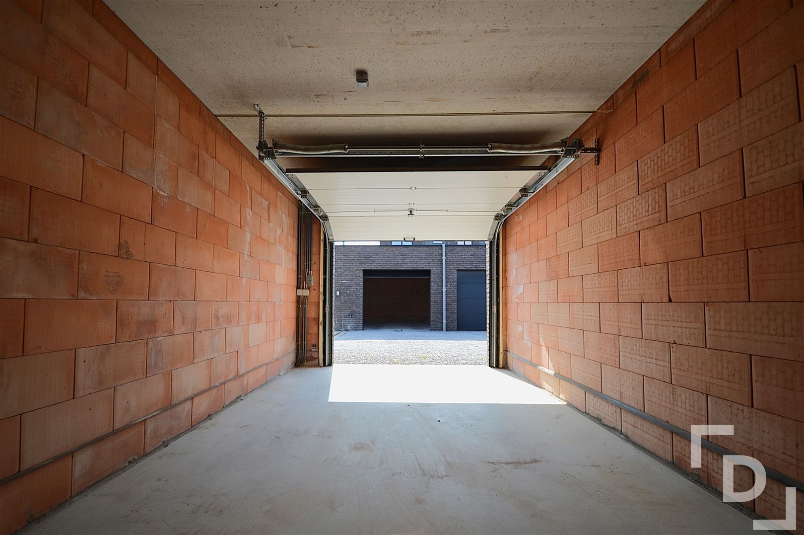 Garagebox te huur te Poperinge foto 3
