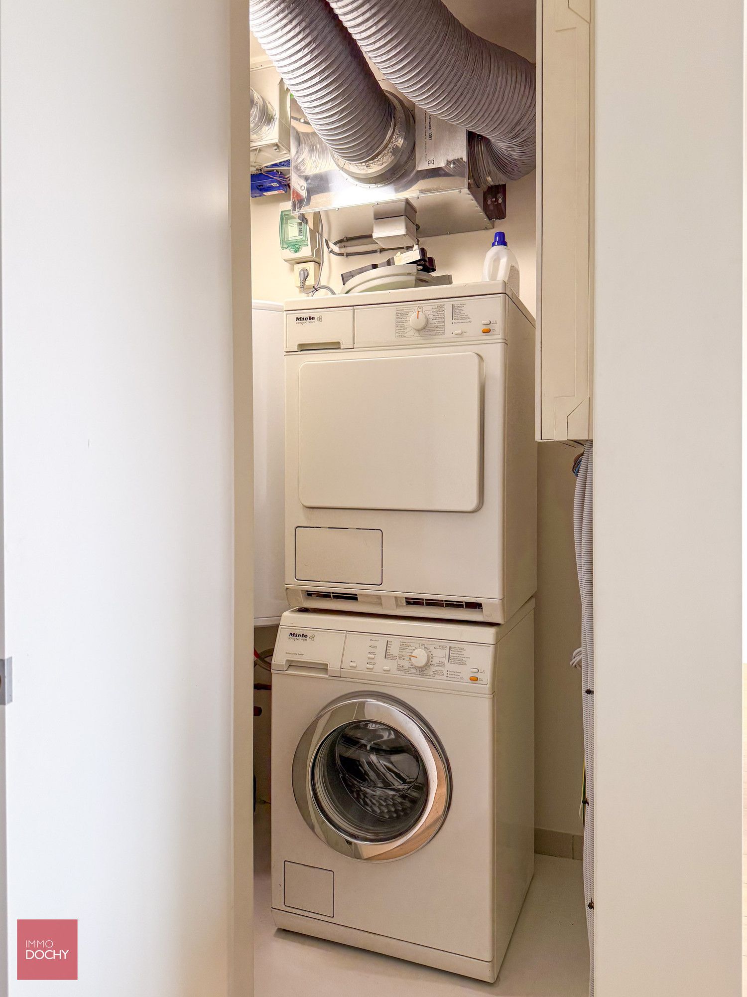 Centraal gelegen heel mooi ingericht appartement | Stormestraat foto 8