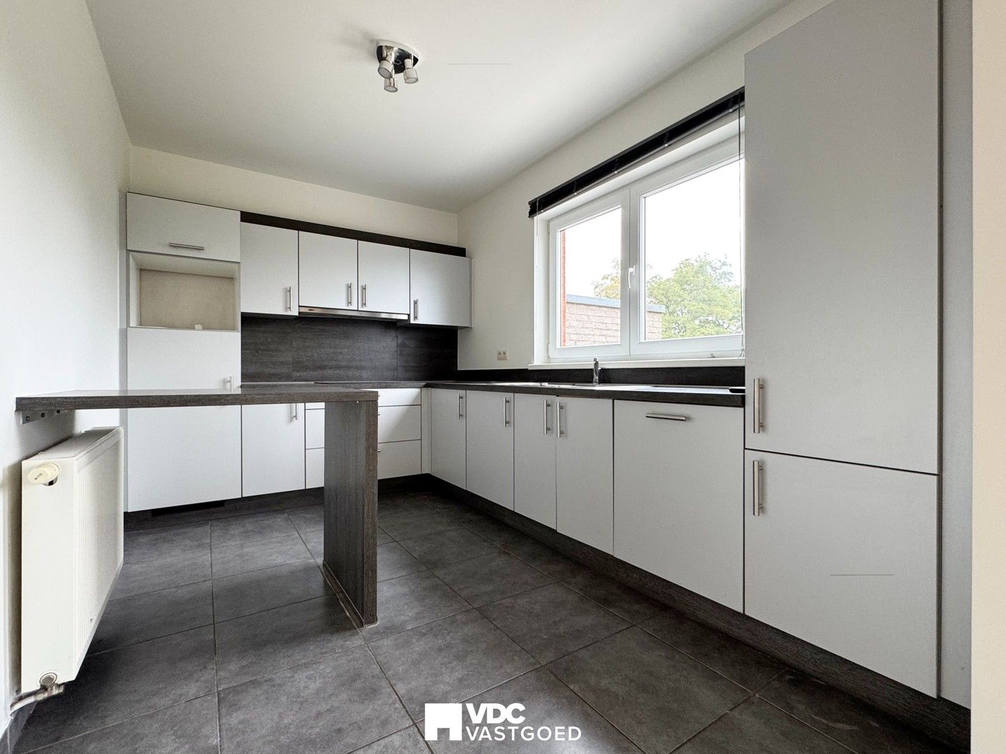 Zeer mooi en ruim duplex-appartement met 4 slaapkamers en groot terras in groene omgeving foto 3