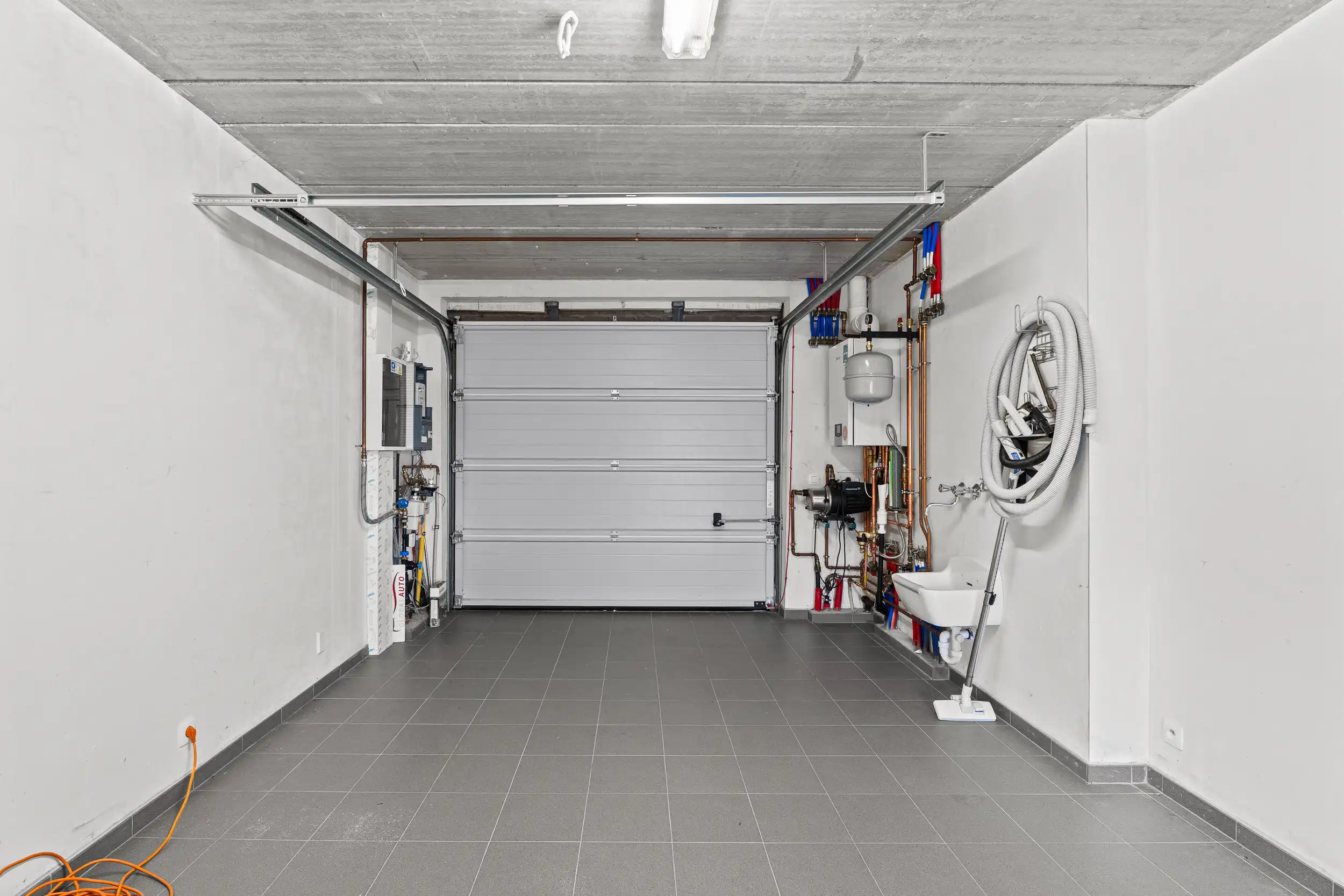 Moderne en energiezuinige gezinswoning in hartje Lochristi foto 14