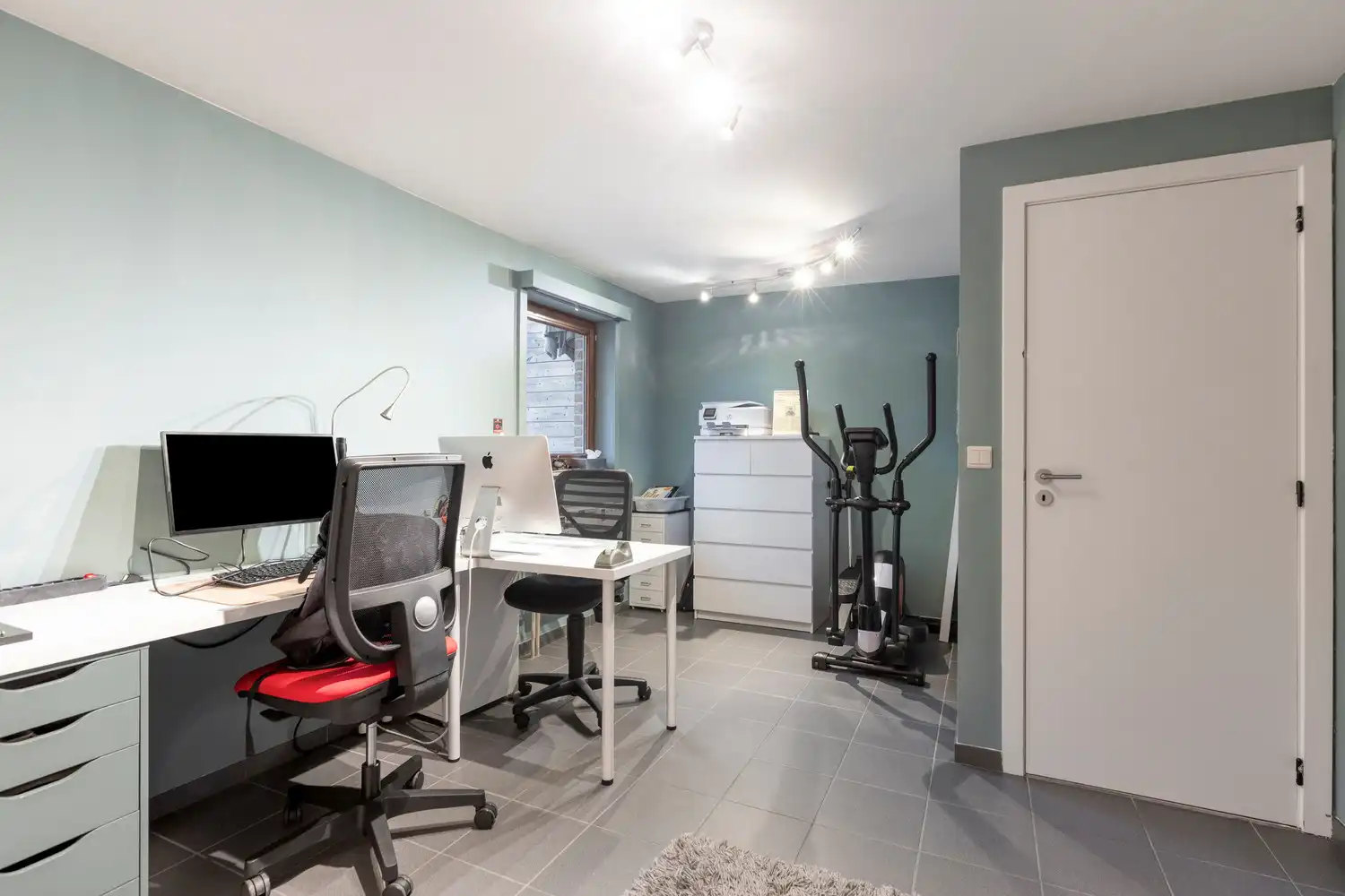 Instapklare split-level woning in de gegeerde wijk Rietschoorvelden te Merksem! foto 25