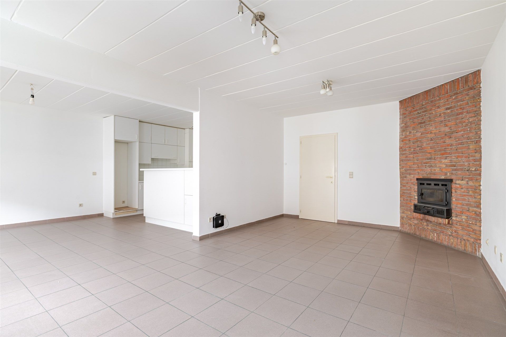Opbrengsteigendom bestaande uit 6 ruime appartementen + 32 garageboxen foto 17