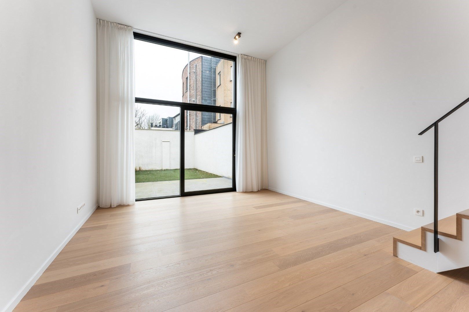 Schitterend villa-appartement aan het van Duyseplein foto {{pictureIndex}}