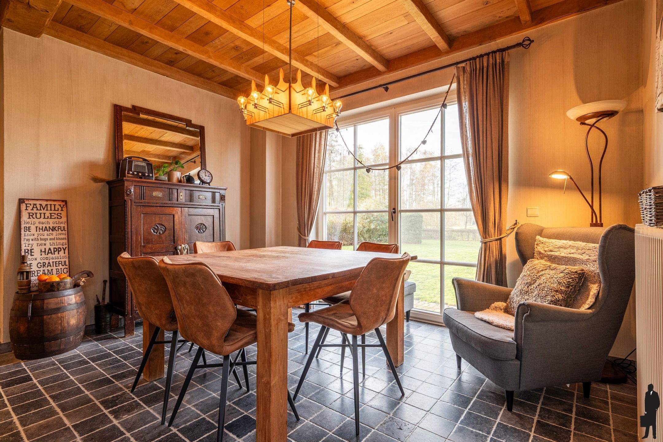 Villa met 4 tot 5 slaapkamers, weiland en paardenstallen (2) foto 14