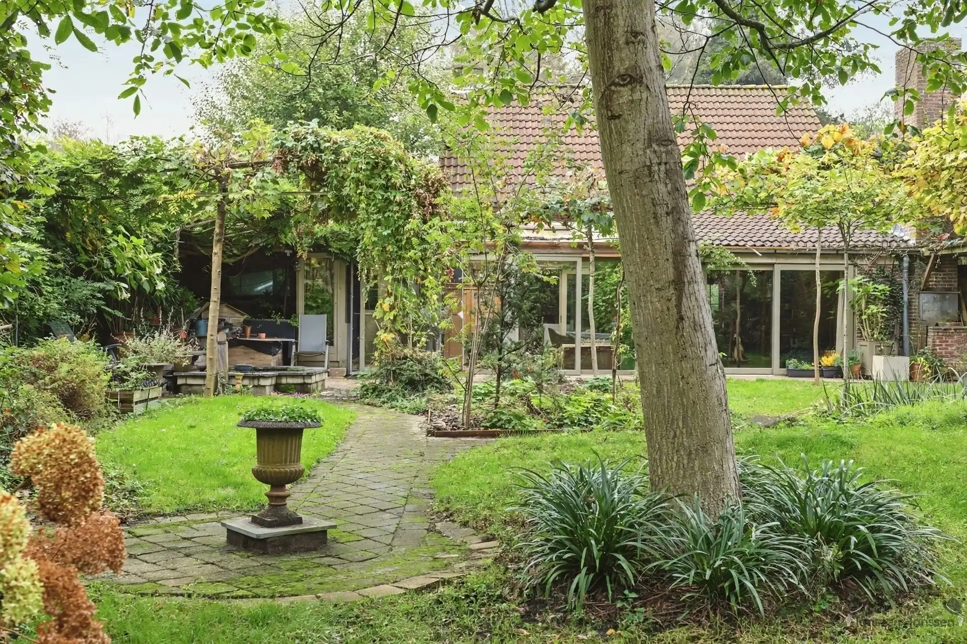Vrijstaande woning in prachtige groene omgeving op perceel van 955m² foto 20