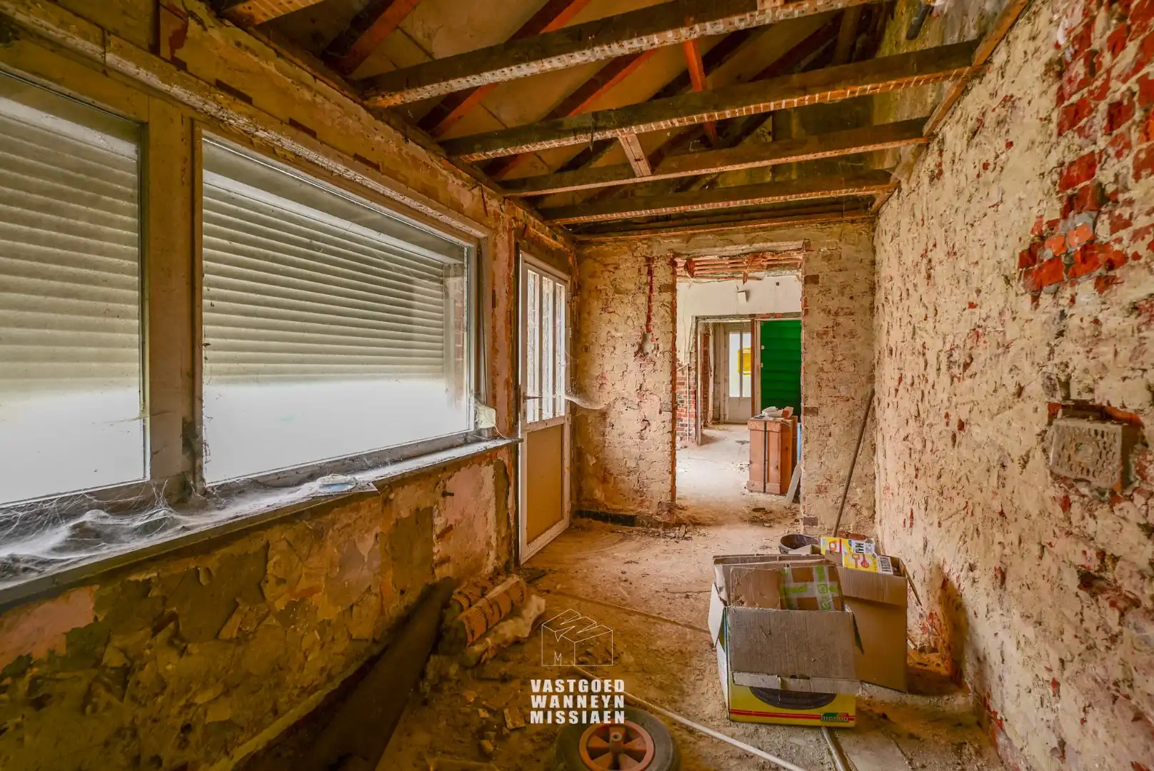 Grondig te renoveren woning op perceel van 1.100 m² met tal van mogelijkheden foto 4