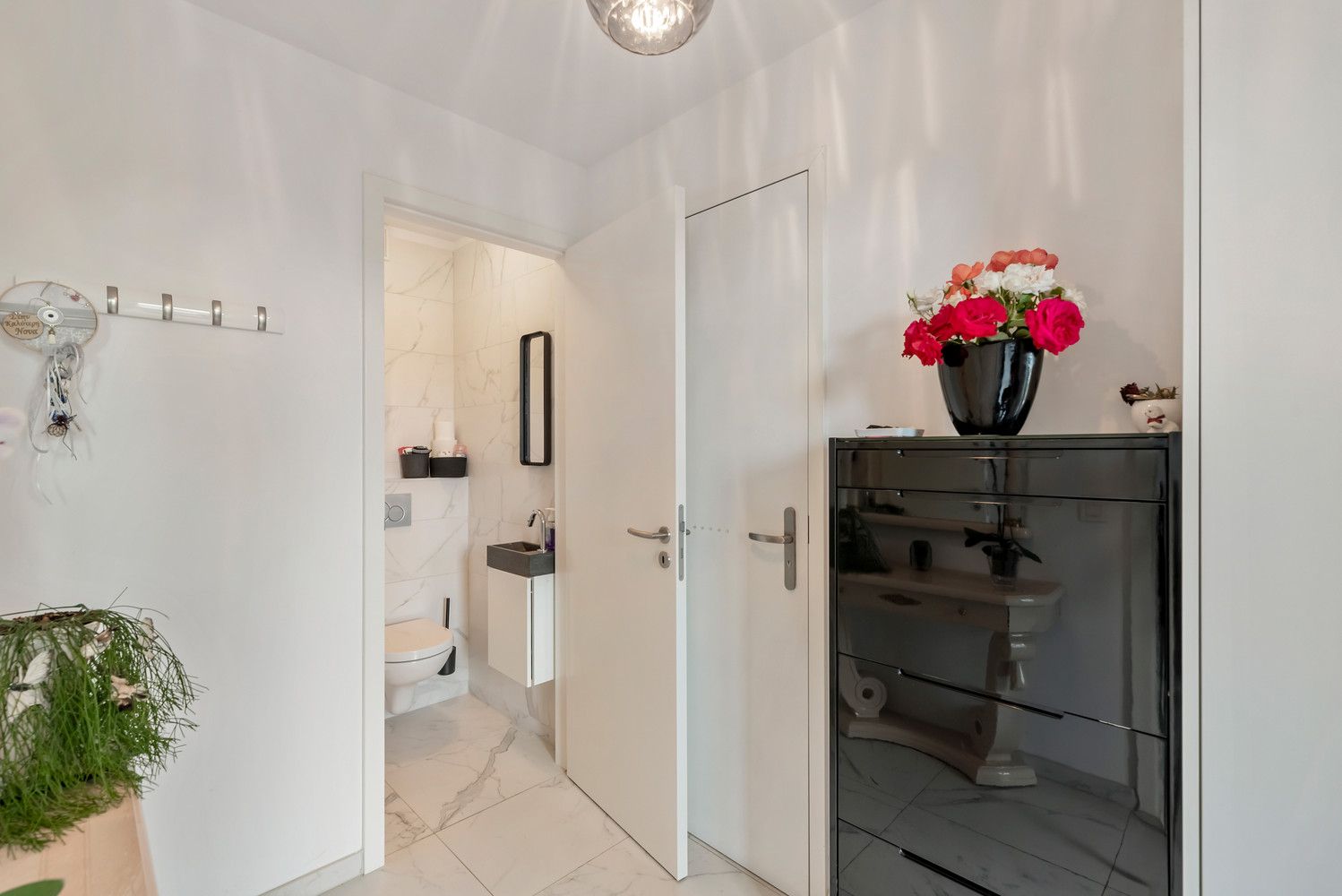 Prachtig nieuwbouwappartement op rustige en toch supercentrale locatie in Berlaar centrum! foto 3