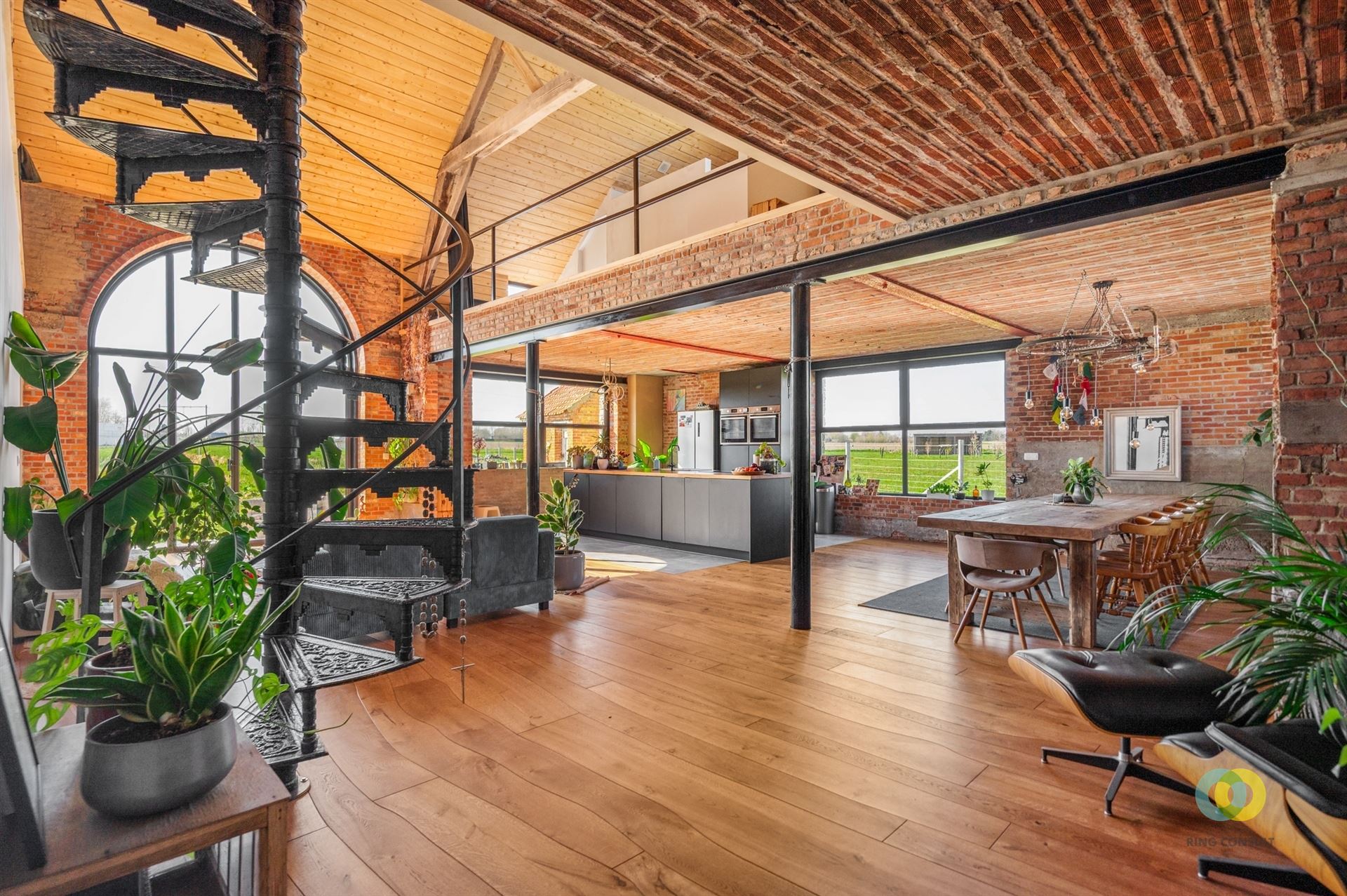 Smaakvolle totaalrenovatie met schuur foto 5
