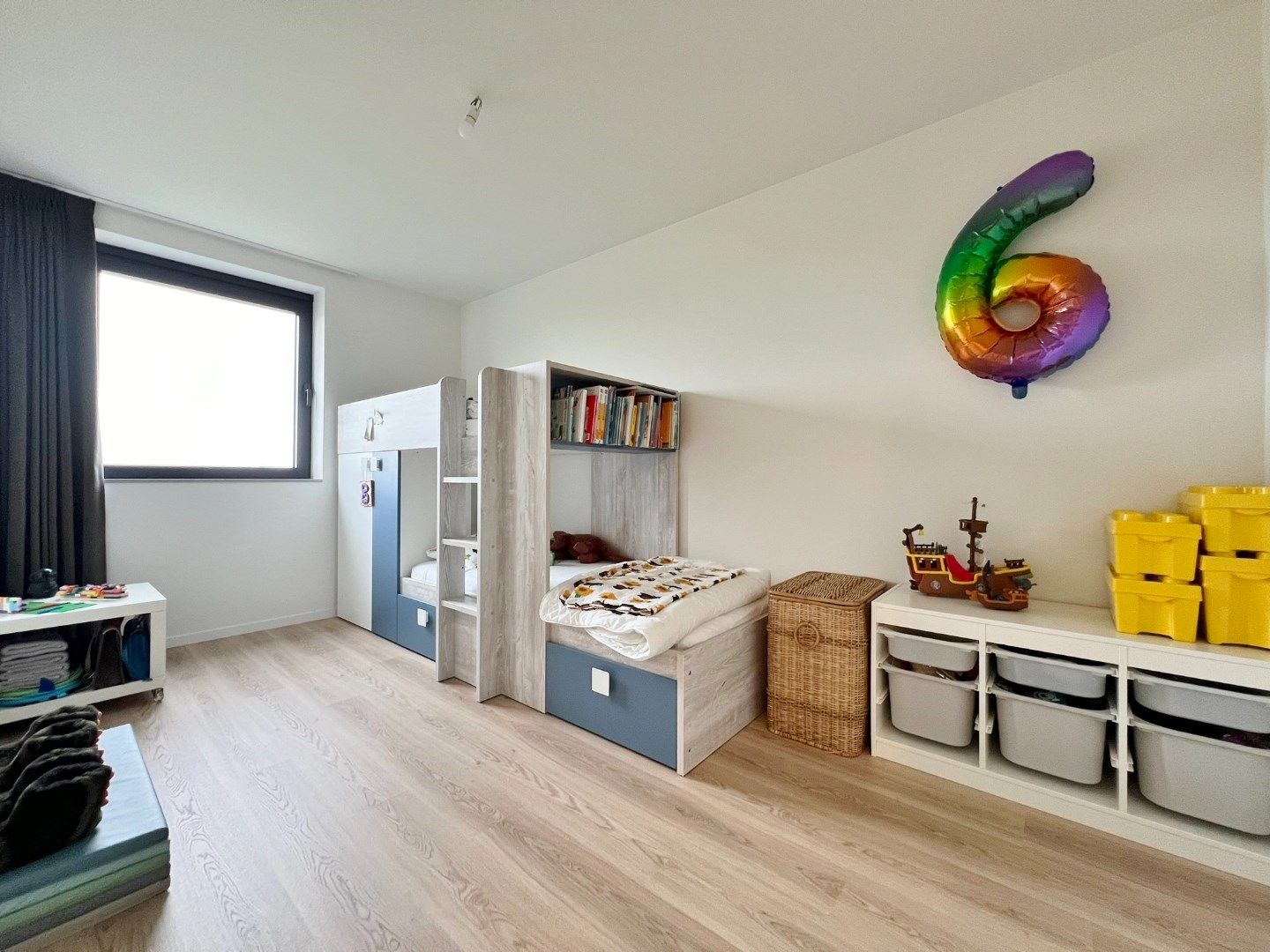 Nieuwbouwwoning met 3 slaapkamers, carport en afgesloten tuin met terras.  foto 12