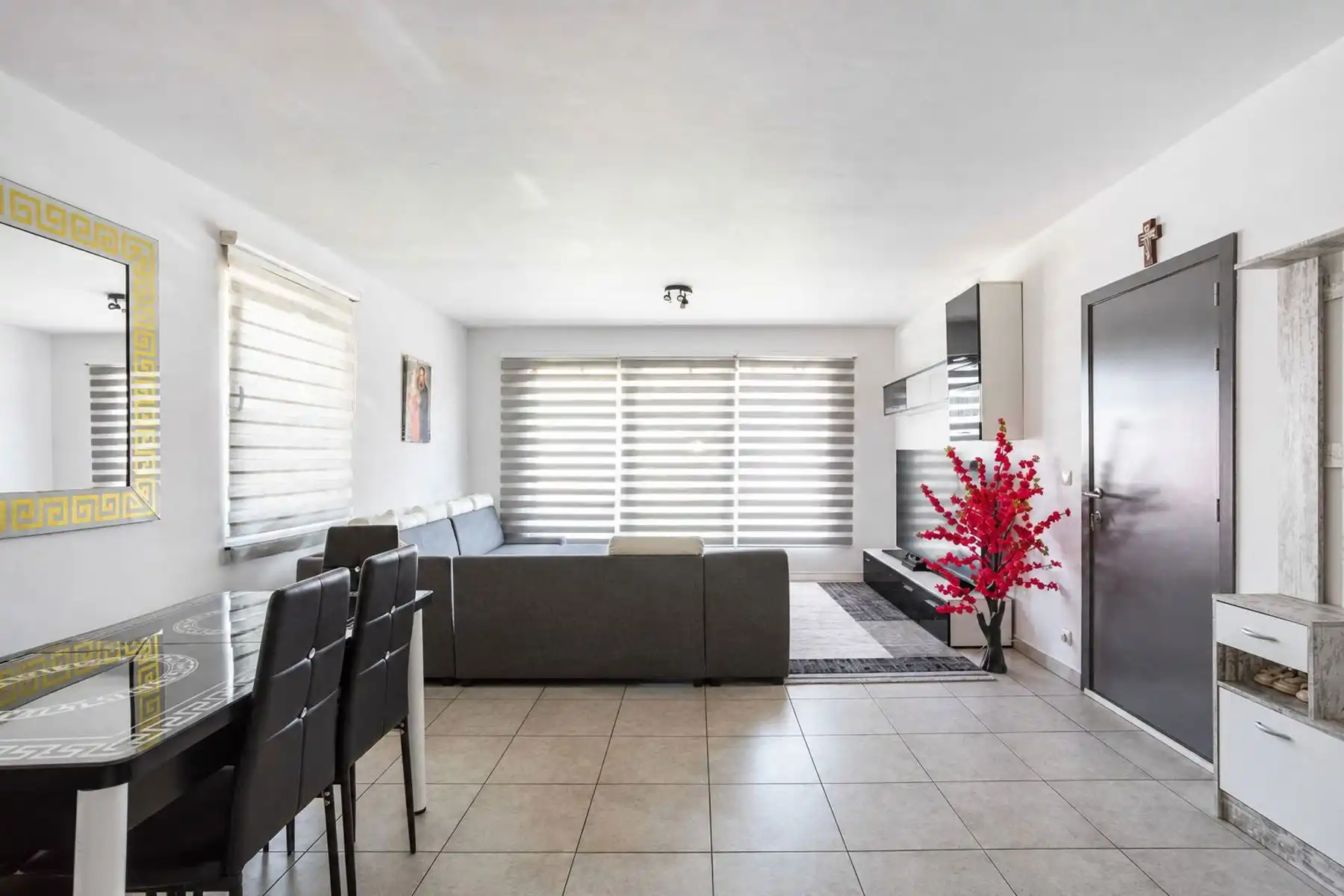 Instapklaar appartement met garage te Burst! foto 4