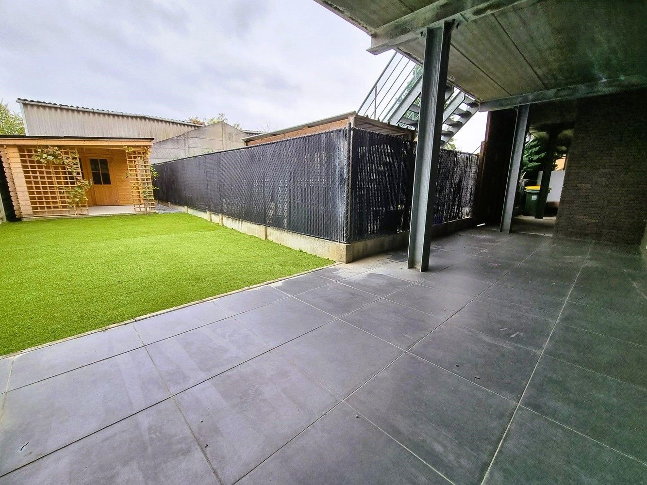 Praktijkruimte met recent en energiezuinig gelijkvloers appartement – 248 m² foto 2